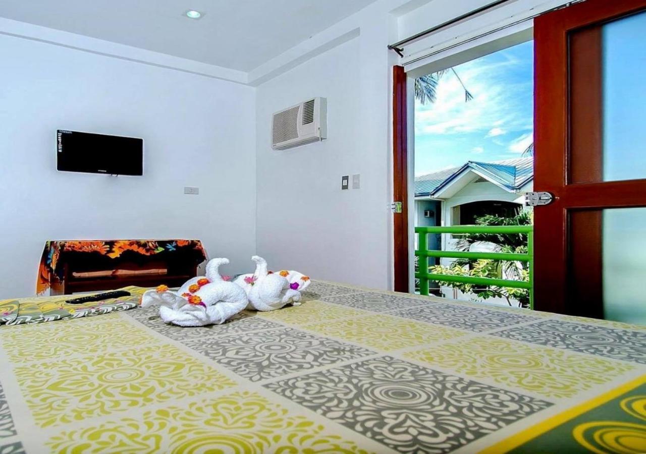 RedDoorz Plus @ Secret Garden Boracay Balabag  Exterior foto